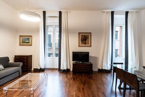 Apartment | Living area | TV