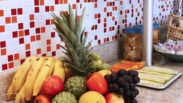 Desayuno de autoservicio incluido todos los días