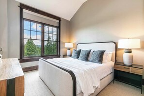 3 Schlafzimmer, Schreibtisch, Bügeleisen/Bügelbrett, WLAN