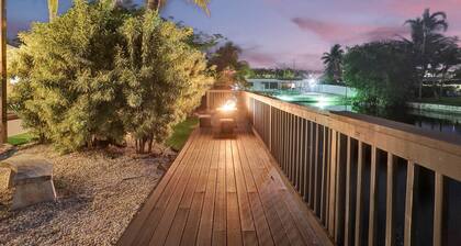 Private Pool 3BR With Lakefront View