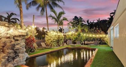 Private Pool 3BR With Lakefront View