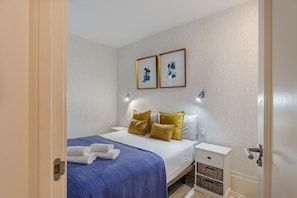 2 quartos, Wi-Fi de cortesia, roupa de cama