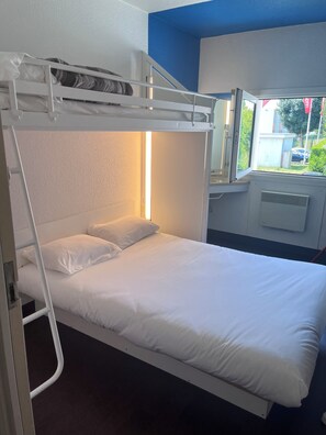 Bureau, espace de travail pour ordinateur portable, Wi-Fi gratuit