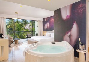 Beloved Tropical View Jacuzzi Suite | Utsikt från rummet