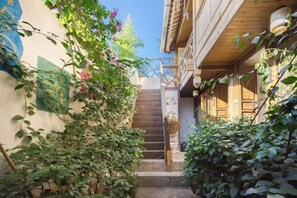 Property grounds - Inn Flora (Lijiang)