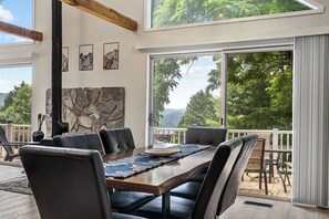 Dining - Remodeled Mountain Cabin Over looking Lake Chatuge. (Hiawassee)