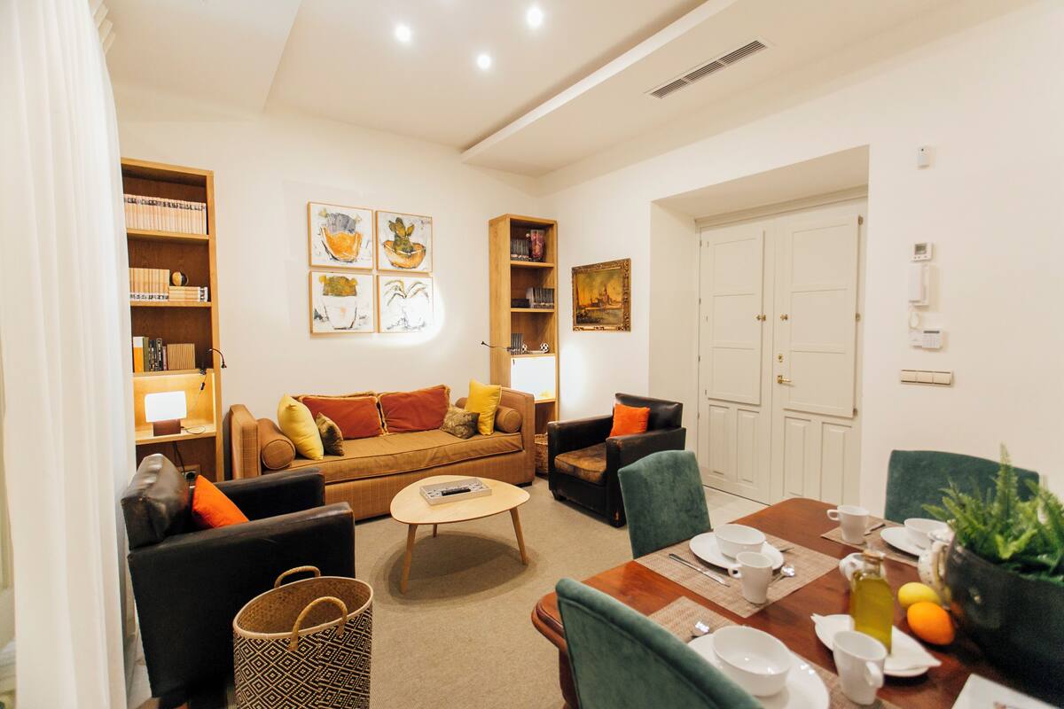 Standard Suite | Living area | TV