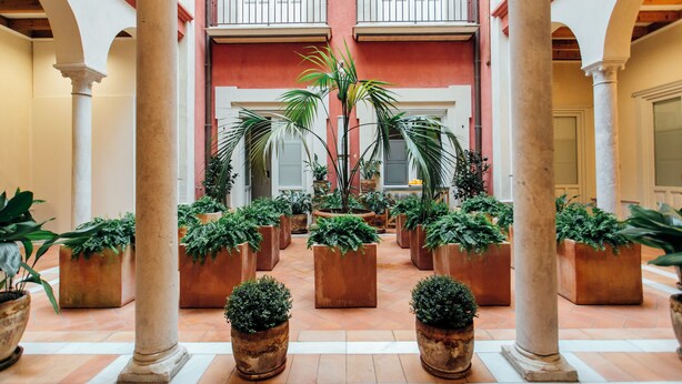 Unclassified image, 1 of 59, button - Casa Patio Siglo XIX (Seville)