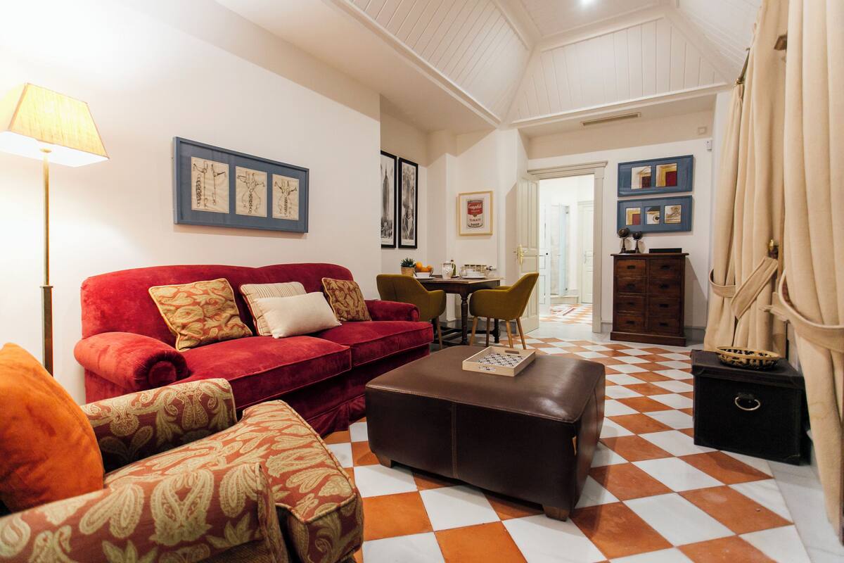 Comfort Suite | Living area | TV
