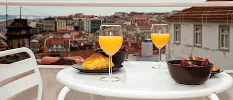 Loft Panoramique, balcon, vue fleuve | Terrasse/Patio