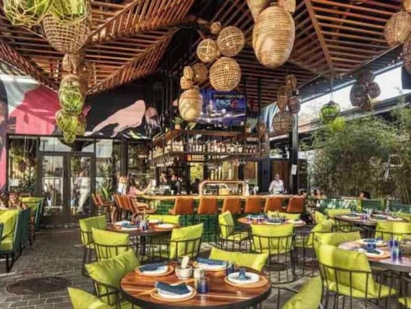 Bar (on property) - Oasis-10, 1Bedroom Apt Midtown, Miami Design District & Wynwood (Miami)