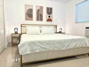 1 bedroom, WiFi - The Grove 8  10 min from Beach. In the heart of Coconut Grove and CocoWalk (Miami)