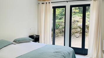 2 chambres, fer et planche Ă repasser, Wi-Fi gratuit, draps fournis