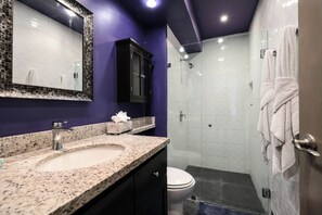 Hair dryer, towels, soap, toilet paper - D-103 Enjoy Your Vacation In This Beautiful Newly Remodeled Condominium! (Cabo San Lucas)