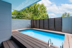 2 つの屋外プール