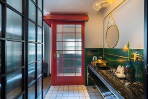 Premier Room, City View | Premium bedding, down comforters, memory foam beds, minibar