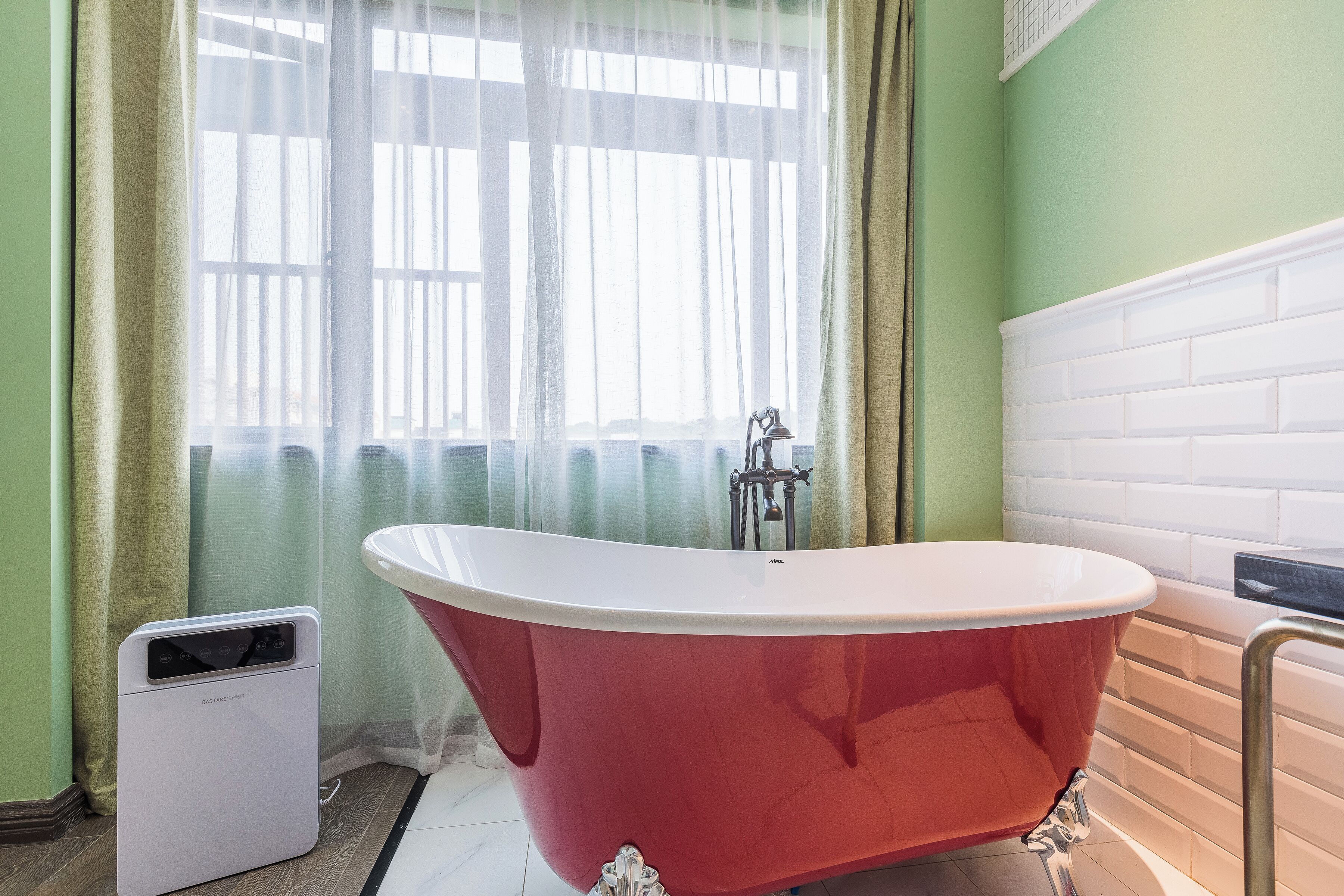 Romantic Room | Private spa tub