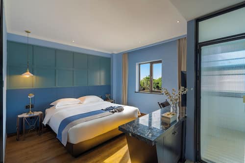 Design Room, City View
