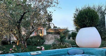 Holiday home with pool, whirlpool and solarium