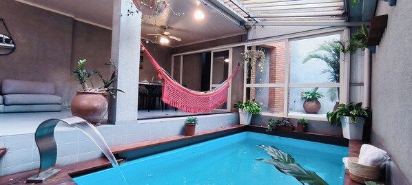 Indendørs pool
