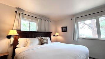 3 chambres, bureau, fer et planche à repasser, lit parapluie