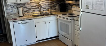Cozy 2-bedroom condo with Inlet View in delightful North Myrtle Beach