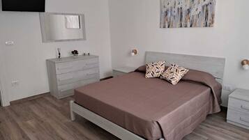 2 habitaciones, escritorio, cuna de viaje y wifi gratis