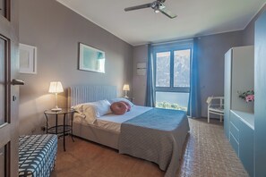 Appartement, vue lac | 1 chambre, fer et planche à repasser, Wi-Fi gratuit, draps fournis