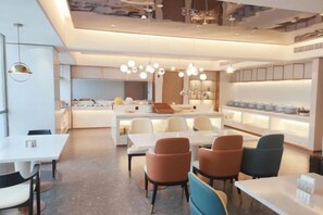 Unclassified image, 5 of 33, button - Vienna IFS Changsha Wuyi Square Store (Changsha)