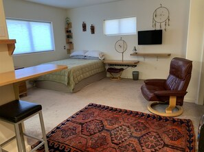 1 dormitori, escriptori, planxa i posts de planxar i wifi gratuïta 