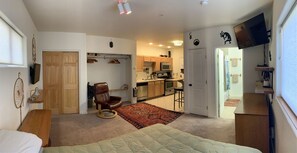 1 dormitorio, escritorio, tabla de planchar con plancha y wifi gratis