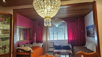 4 Schlafzimmer, Bügeleisen/Bügelbrett, WLAN, Bettwäsche