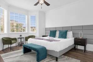 3 bedrooms, iron/ironing board, WiFi, bed sheets - 10% OFF 7-Night Disney Escape! Cute Patio + Poolside Fun! (Davenport)