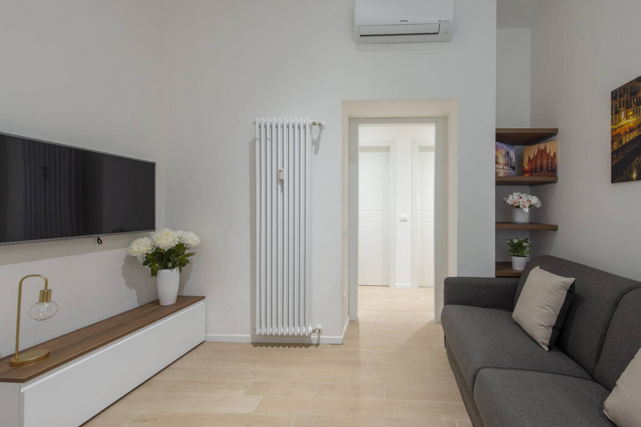 Paganini I ( Via Broletto 41 ) | Living area | TV