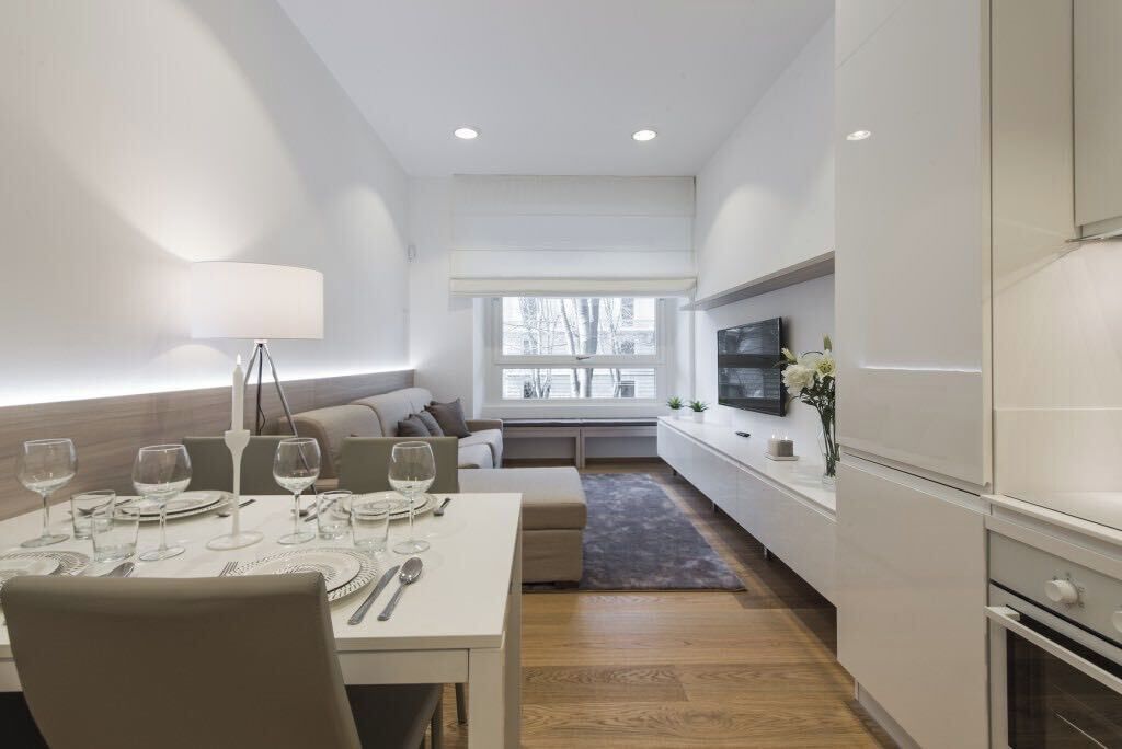 Suite Bizet ( Foro Bonaparte 14 ) | Living area | TV