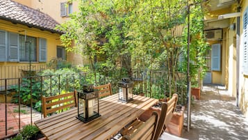 Suite Camperio ( Via Camperio 17 ) | Terrace/patio