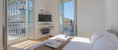 Suite Rossini 11 | Tallelokero huoneessa, pimennysverhot, silitysrauta/-lauta