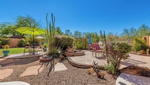 Terrace/patio - Spacious 5-bedroom house in amazing Cave Creek with fitness room, WiFi (Cave Creek)