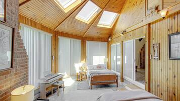 4 sovrum, skrivbord, strykjärn/strykbräda och wi-fi