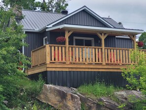 Exterior - Beautiful, new cottage with stunning views. Prime location in Port Loring  (Port Loring)