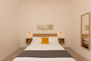 2 bedrooms, iron/ironing board, Internet, bed sheets - Mastai Trastevere Home (Rome)