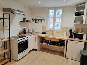 Réfrigérateur, plaque de cuisson