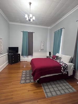 3 makuuhuonetta, silitysrauta/-lauta, Wi-Fi, vuodevaatteet