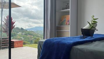 Family Villa | 4 bedrooms, desk, free WiFi
