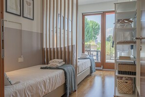 2 bedrooms, iron/ironing board, free WiFi