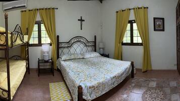 4 chambres, fer et planche Ă repasser, Wi-Fi, draps fournis