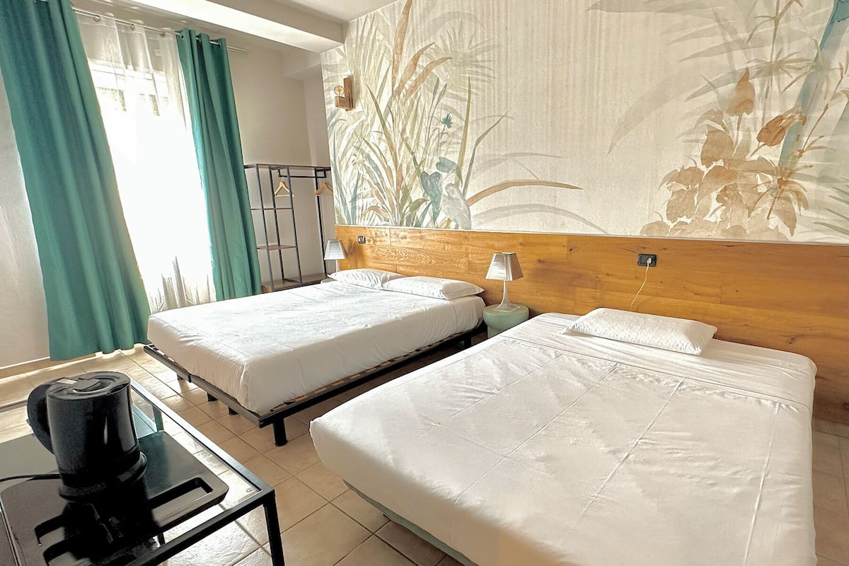 Basic Quadruple Room | Desk, free WiFi