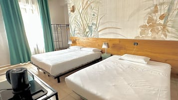 Quadrupla Basic | Una scrivania, Wi-Fi gratuito