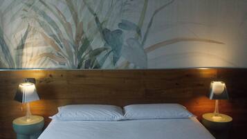 Tripla Basic | Una scrivania, Wi-Fi gratuito