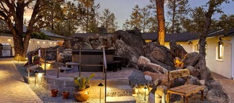 Boulder Bungalow: Comfort, amazing Amenities, Tranquil location + Granite views!